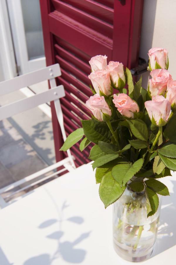 La Quadra Suites - Central Apartments In Iseo With Daily Housekeeping ภายนอก รูปภาพ